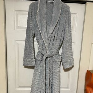 Liz Claiborne Fleece Robe